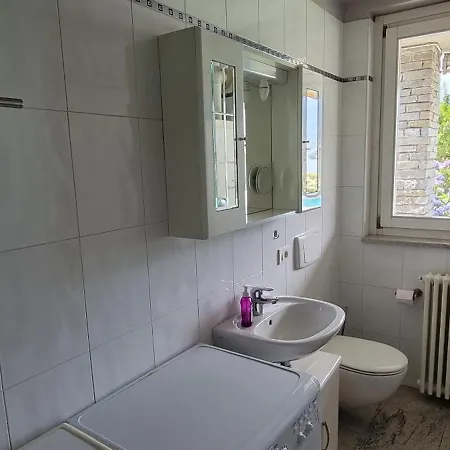 Holiday home Grosszuegiges Mit Pool Fast Direkt Am
